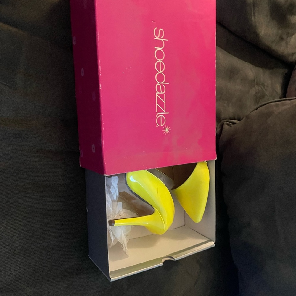 Shoedazzle Yellow Elizabeth Heels